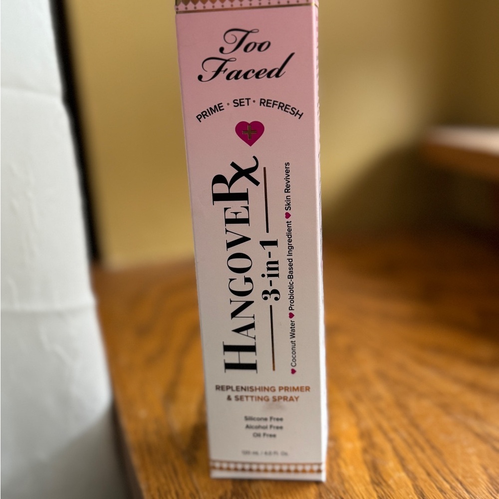 Too Faced Hangover 3-in-1 Primer and Setting Spray - Pink and White